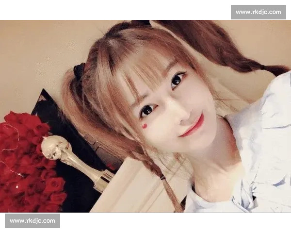 红包雨遇上 T 台步：185 帅哥走秀太会整活